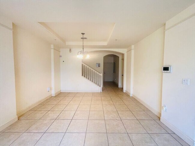 Building Photo - Spacious Two-Story Townhome-Bella Vista-2646 Bella Vista Dr Davenport FL 33897