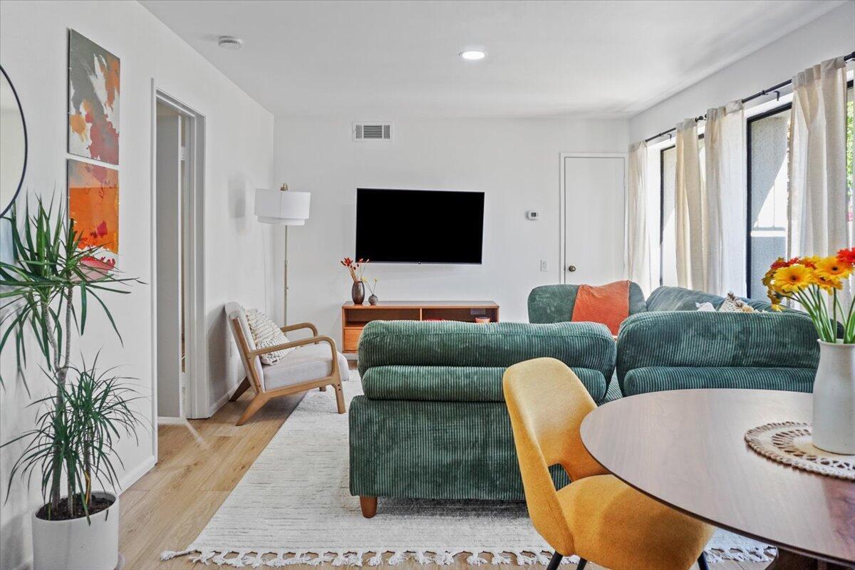 Primary Photo - 353 N Hermosa Dr