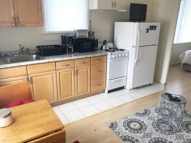 Foto del edificio - Pet-Friendly 1BR in Honolulu’s Kapahulu Ar...