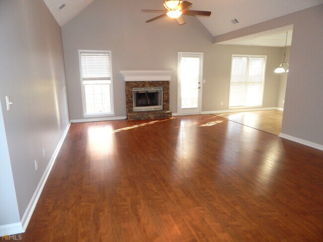 Foto del edificio - 2750 Waterford Park Dr