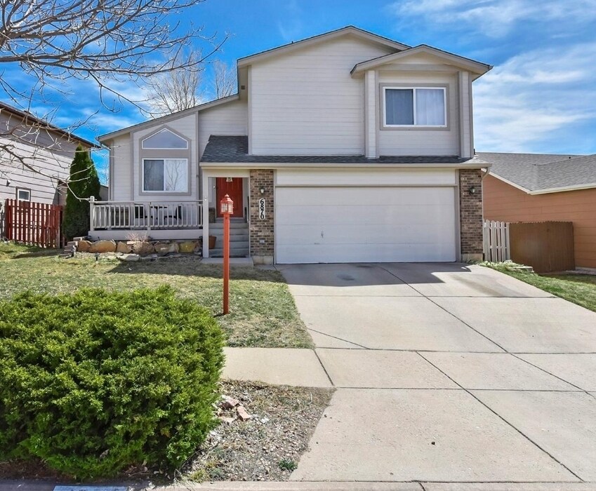 Primary Photo - 6870 Bear Tooth Dr