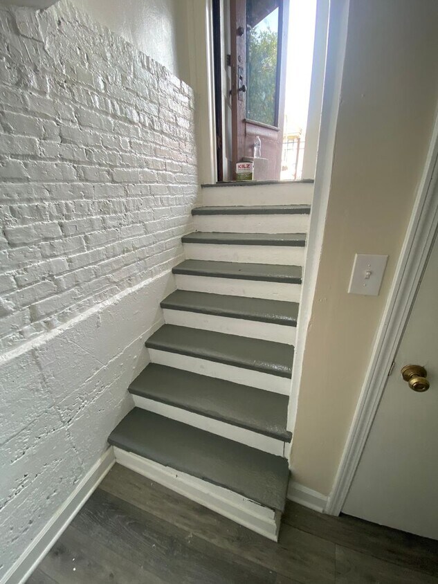 Primary Photo - 3245 W 23rd St