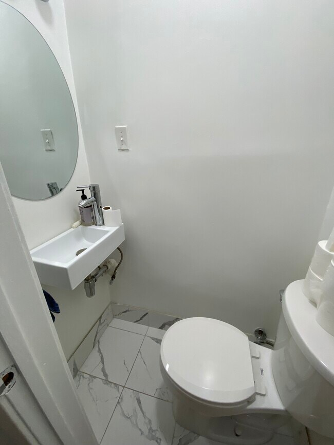 Foto del edificio - 244 S 11th St