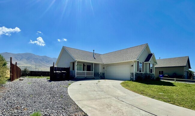 Building Photo - 3566 N Easter Dr