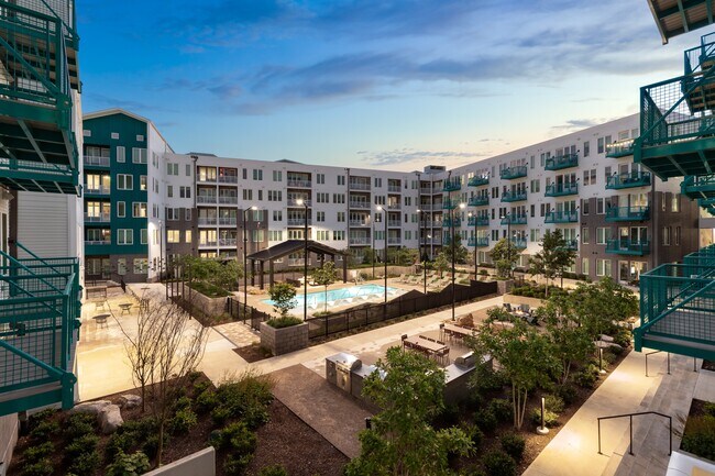 Building Photo - Emblem Park