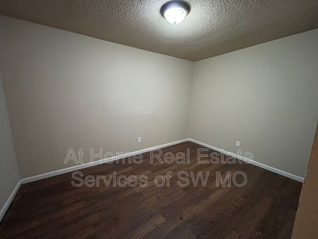 Foto del edificio - 1400 S Campbell Ave