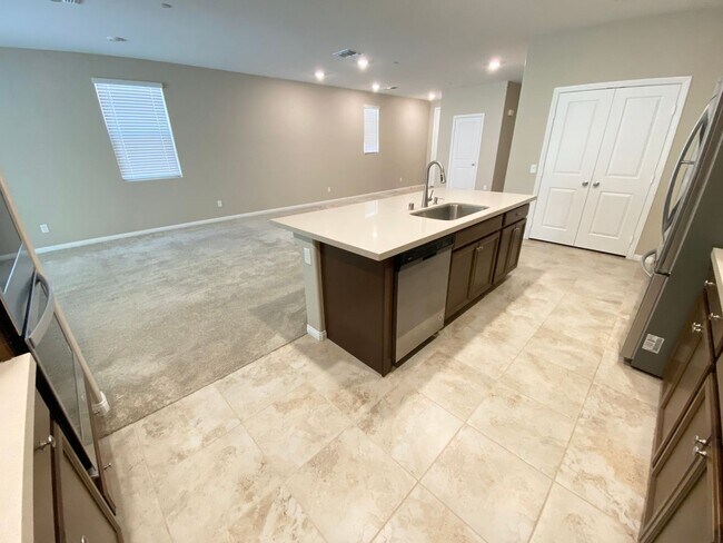 Building Photo - 3/BD 2/BA W/Den Prime Summerlin West Locat...