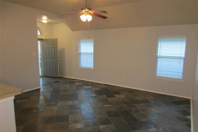 Building Photo - 13722 Rural Oak St