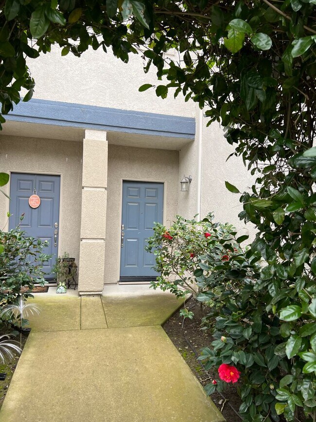 Foto del edificio - Pocket area Condo at River Park River Oak ...