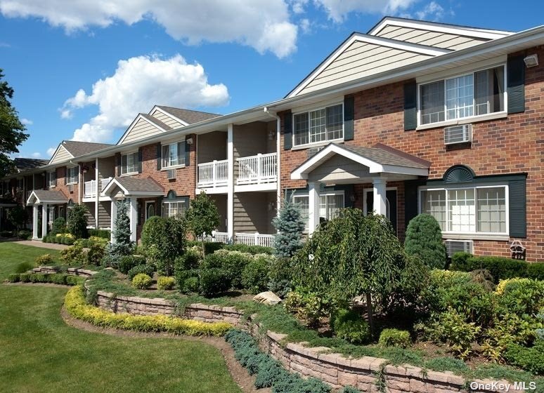 Foto del edificio - 385 Great East Neck Rd