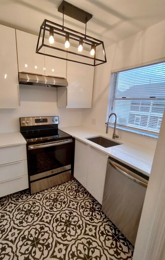 4124 Pershing Pointe Pl Unit 7, Orlando, FL 32822 Apartments in