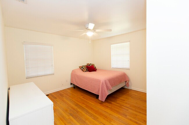 Foto del edificio - 210 NW 29th St