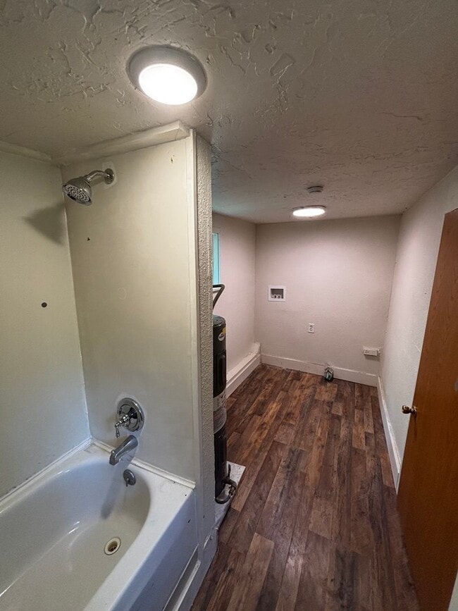 Building Photo - 109 Frisco Dr
