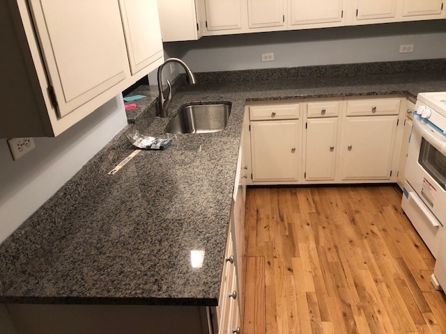 Photo - 617 W Surf St Apartment