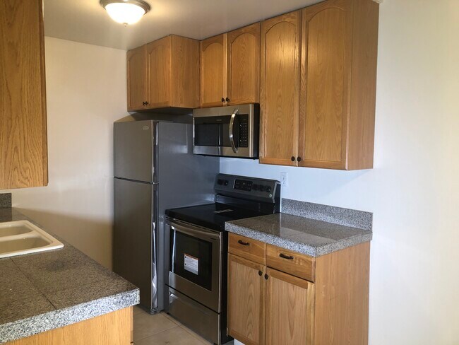 New frigerator, Stove and Microwave - 5800 Kanan Rd
