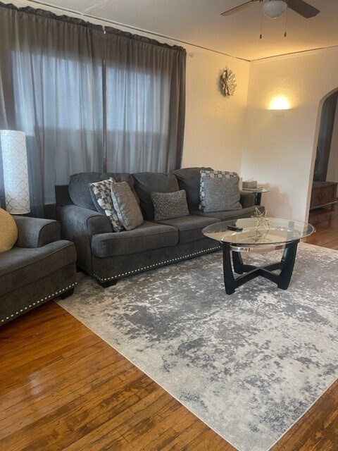Foto del edificio - 3819 Roseland Ave