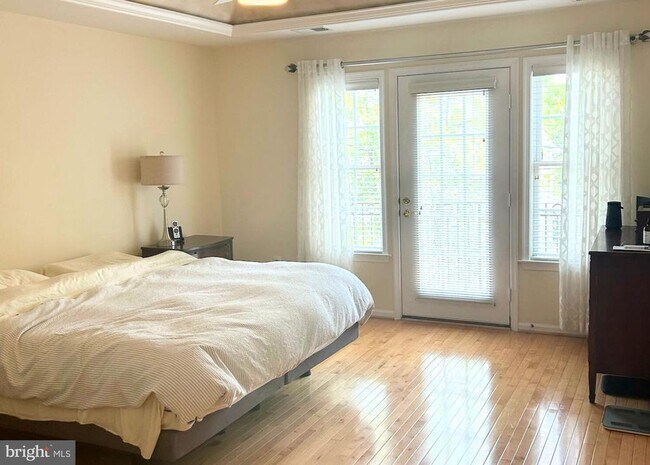 Foto del edificio - 705 Belmont Bay Dr