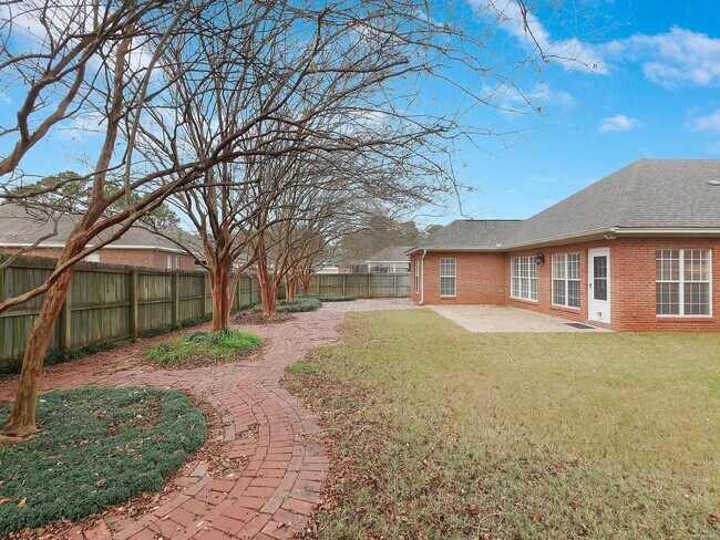 Foto del edificio - 300 Atasi Dr