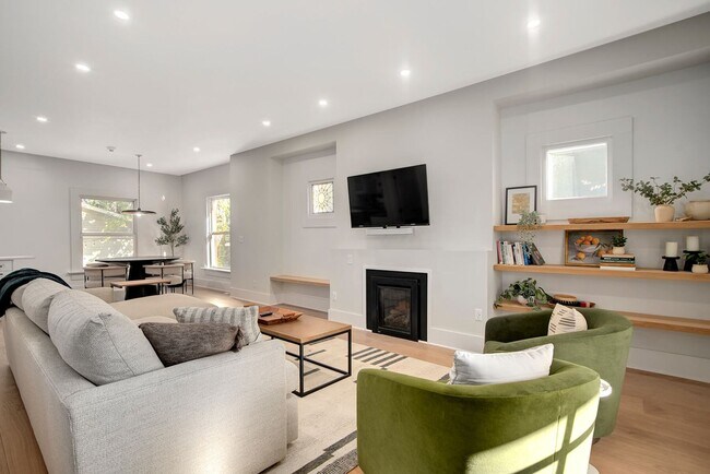 Building Photo - Beautifully Updated Home for Rent | Classic Charm with Modern Upgrades