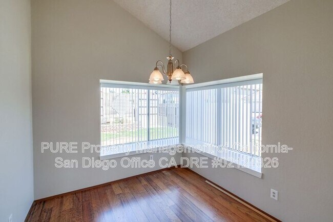 Foto del edificio - 9050 Mesa Woods Ave
