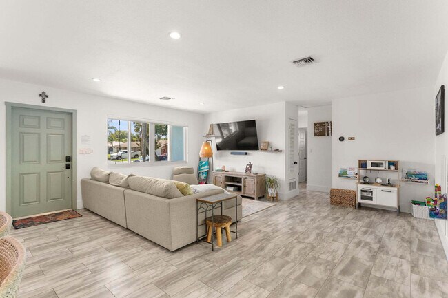 Foto del edificio - 2211 NE 35th Ct