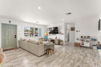 Building Photo - 2211 NE 35th Ct