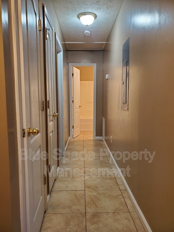 Building Photo - 6237 Dorsett Shoals Rd