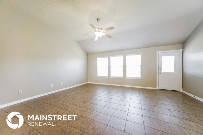 Foto del edificio - 211 Summer Pine Ct