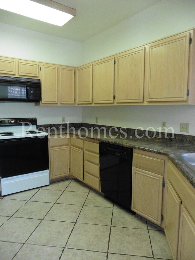 Building Photo - Rancho Bernardo, 18563 Caminito Pasadero #...