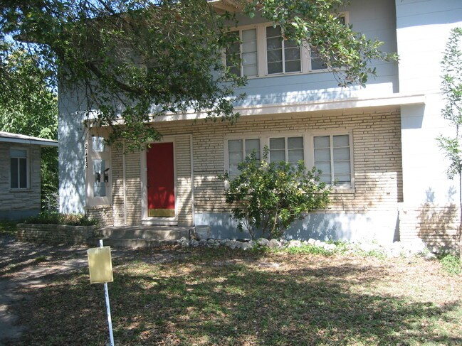 Building Photo - 2118 Wilson