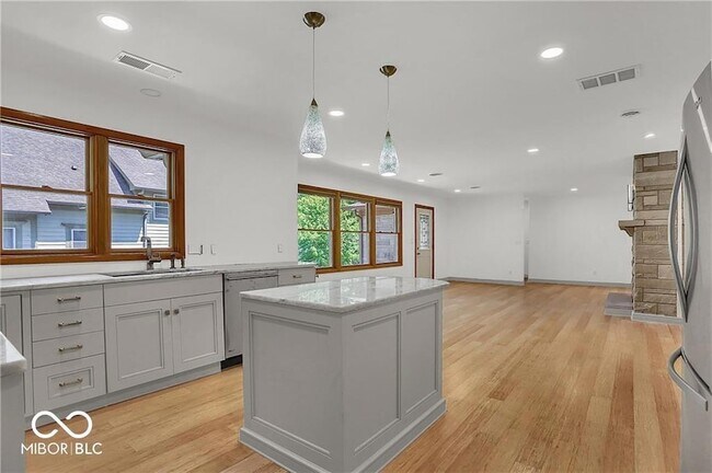 Foto del edificio - 760 W Pine St