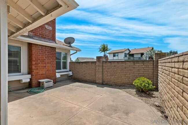 Building Photo - 8235 Calle Pino