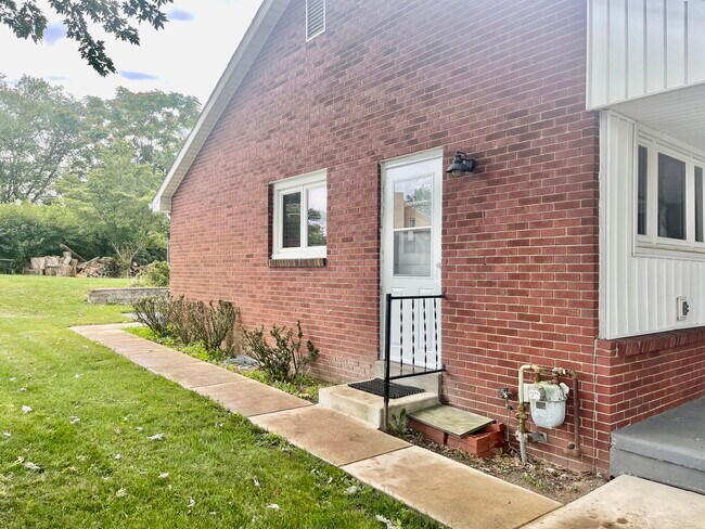 Foto del edificio - 507 Lougeay Rd