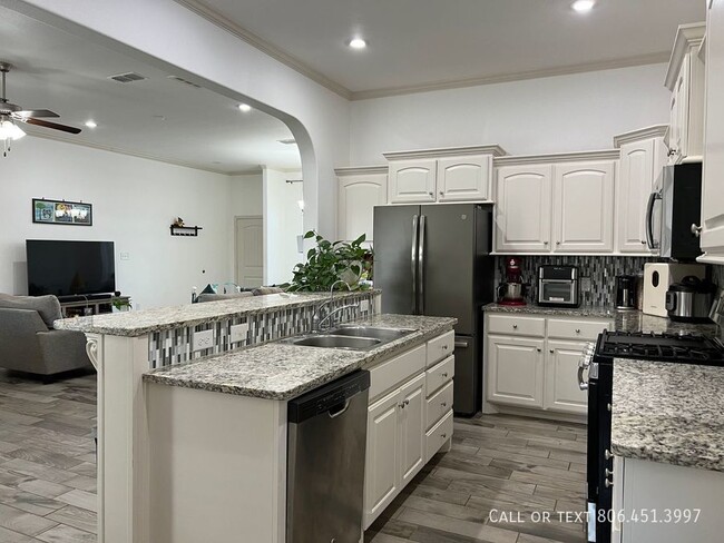 Building Photo - Beautiful 3/2 in North Point.  Pet Friendly!