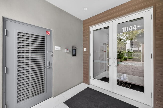 Foto del edificio - 1044 NE 18th Ave