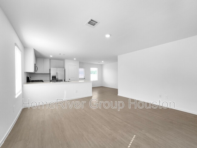 Building Photo - 16469 Blossom Grv Dr