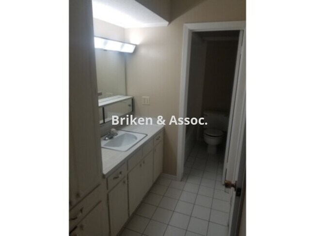Building Photo - 3128 2nd Ave