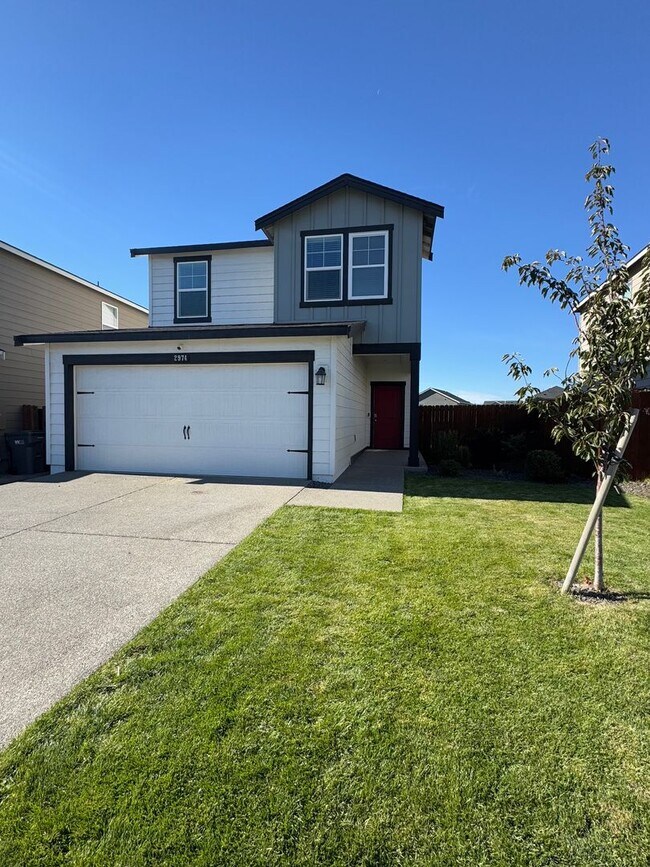 Foto del edificio - Spacious 4-Bedroom Home in a Great Neighborhood