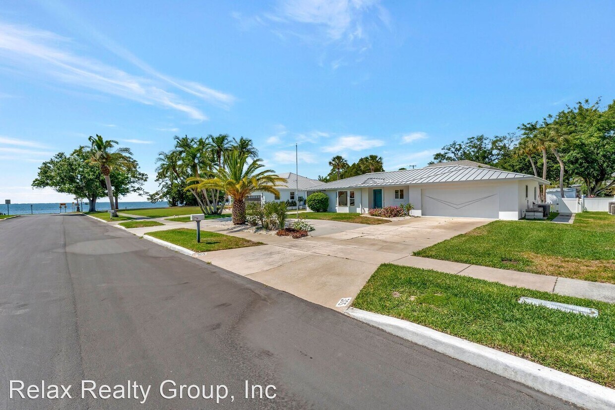 Primary Photo - 2 br, 2 bath House - 305 Bernard Avenue