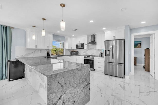 Foto del edificio - 4406 SW 37th Ave