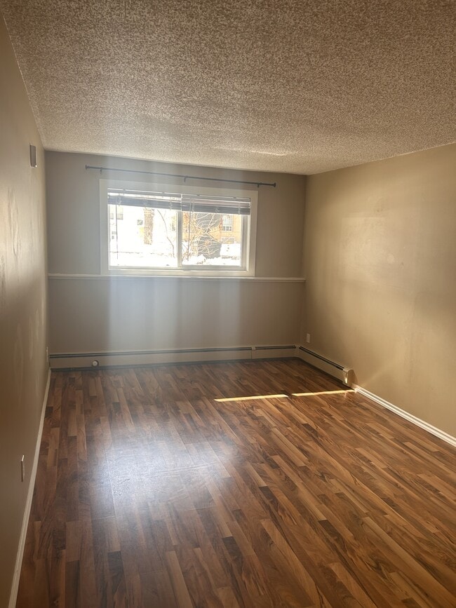 Building Photo - 1013 Lansdowne Ave