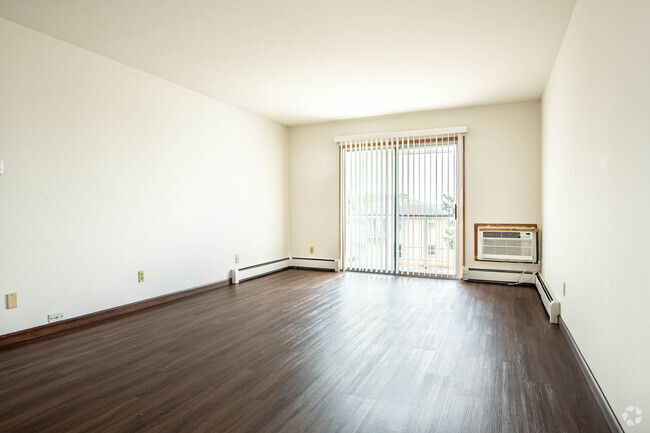 2BR, 2BA - 955SF - Nakoma Heights Apartments