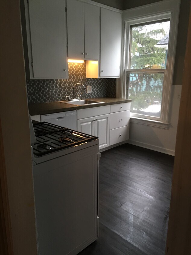 Primary Photo - 211 Ashland Ave
