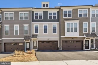 Building Photo - 1697 Beech Leaf St