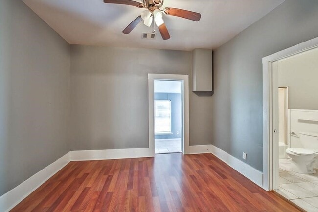 Building Photo - 504 American St