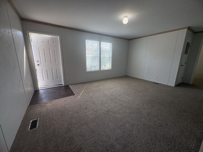 Building Photo - 4502 San Juan Dr S