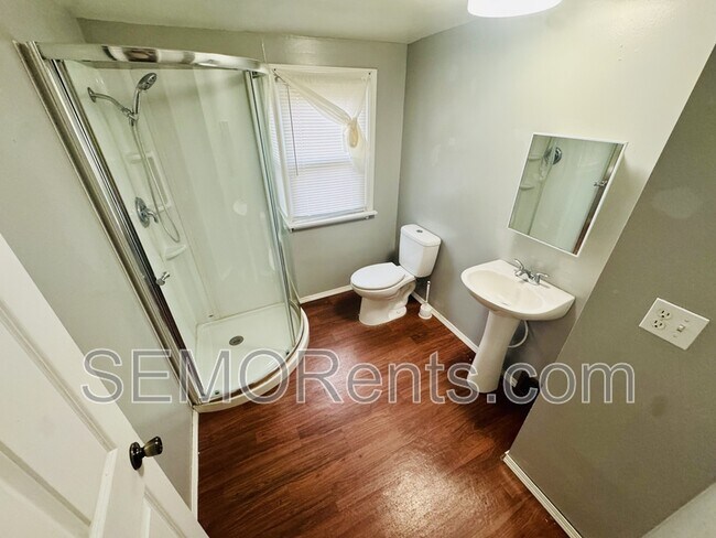 Foto del edificio - 301 S Spring St