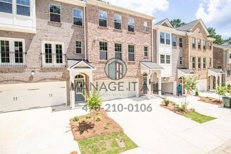Building Photo - 3173 Clairebrooke Ave