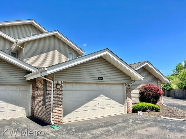 Primary Photo - 21052 Boulder Cir