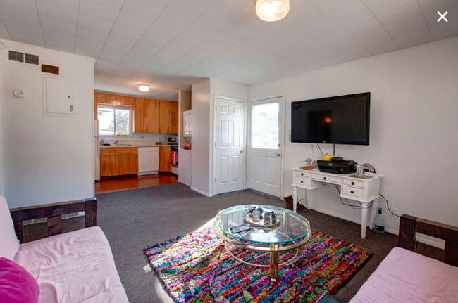 Building Photo - 1138 Grandview Ave